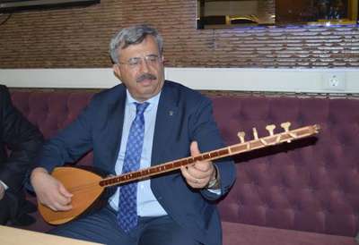 Sazlı-sözlü adaylık açıklaması
