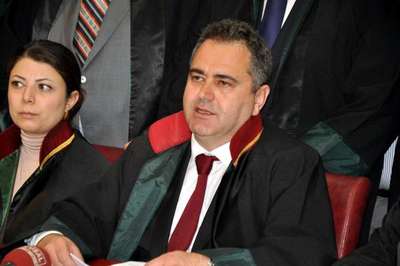 İzmir Baro Başkanı Özcan, Ege Üniversitesi yönetimini suçladı