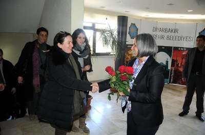 Kışanak'ı ziyaret eden SYRİZA Milletvekili: Yunan ve Kürt halkı arasındaki köprü önemli