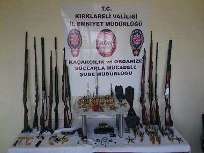 Kırklareli’ndeki evde el bombası ve mühimmat bulundu