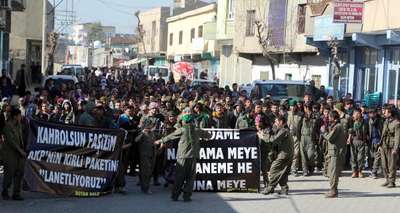 İç Güvenlik Paketi, Silopi'de yöresel kıyafetli yürüyüşle protesto edildi