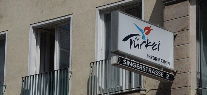 Avusturya'da PKK'lılar turizm ofisini bastı