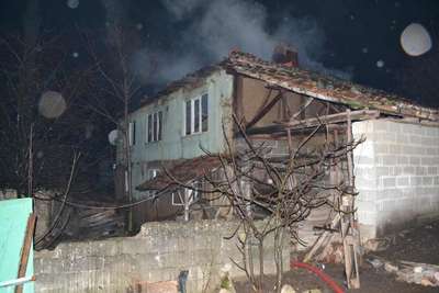 Bursa'da iki katlı ev yandı