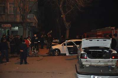Adıyaman'da iki otomobil çarpıştı: 1 yaralı