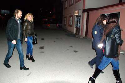 Gürcistanlı 2 kadına fuhuş gözaltısı
