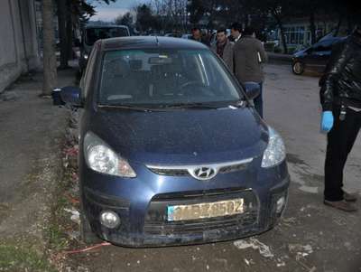 Çalıntı aracın plakalarına çamurla kamuflaj