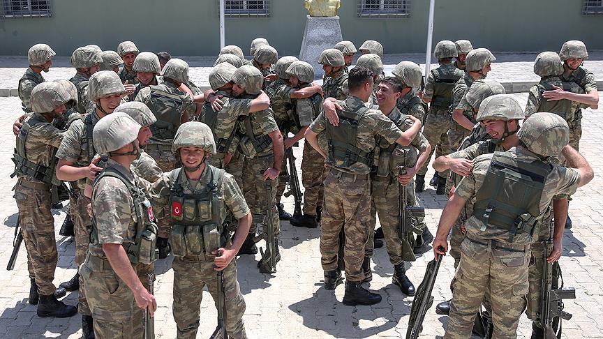 Sınır karakolunda bayramlaşma