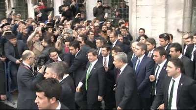 Davutoğlu Sultanahmet'te köfte yedi