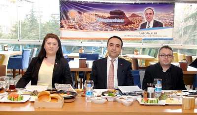 TL simgesini çizen Tülay Lale, aday adayı danışmanı oldu