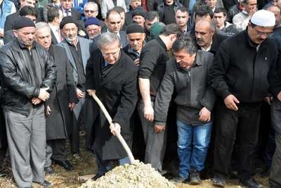 Ak Parti'li Şahin'in acı günü