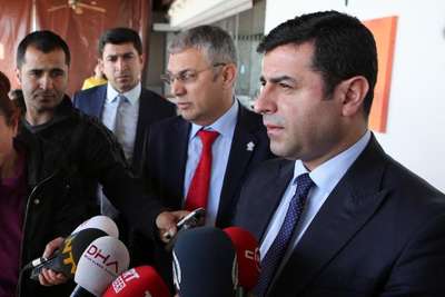 Demirtaş: Arınç'ın tahrikleriyle bu iş yürümüyor, zorlanıyoruz (2)