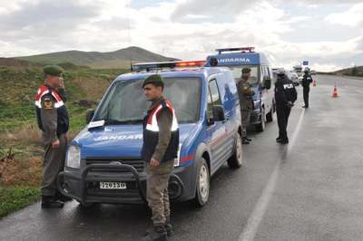 Eşinin sağlığının kötüye gitmesine dayanamayıp intihar etti