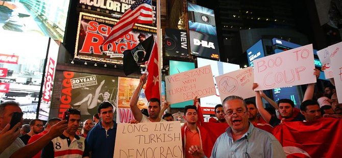 New York'ta darbe girişimine karşı protesto