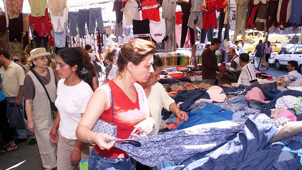 Esnaf gurbetçiyi görünce fiyatları yükseltiyor
