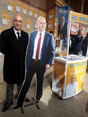 AK Parti, İzmir'de teşkilata aday adaylarını sordu