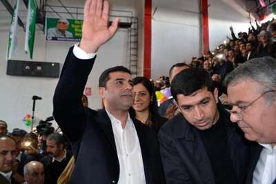 Demirtaş: PKK'ya silahı bıraktıracak AKP değil, HDP'dir