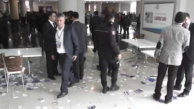 Şanlıurfa’da AK Parti temayül yoklamasında arbede çıktı