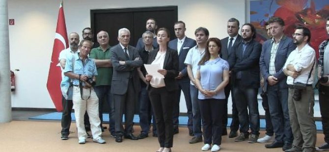 Berlin’deki Türk gazeteciler darbe girişimini kınadı
