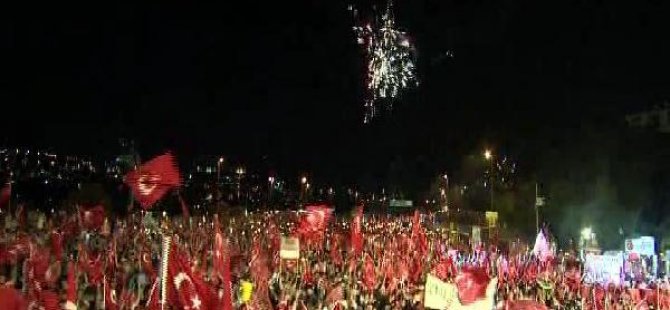 Boğaziçi Köprüsü'nde darbe girişimi protestosu