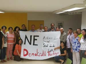 'Ne darbe, ne şeriat, demokratik-laik Türkiye' mesajı