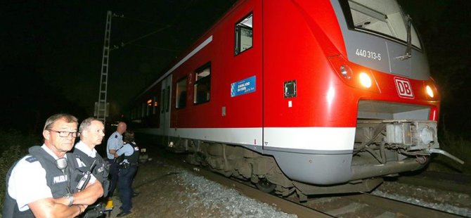 Almanya'da trende baltalı saldırgan dehşeti: 21 yaralı