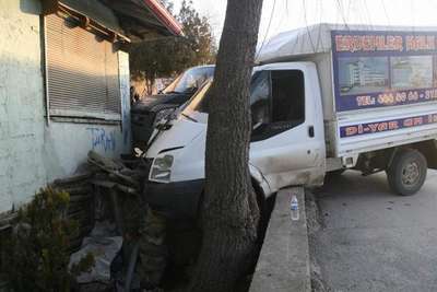 Ekmek araçları çarpıştı: 2 yaralı