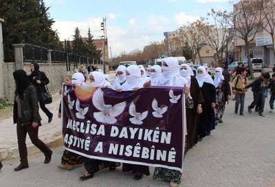 Nusaybin'de kadınlar, İç Güvenlik Paketi'ni protesto etti