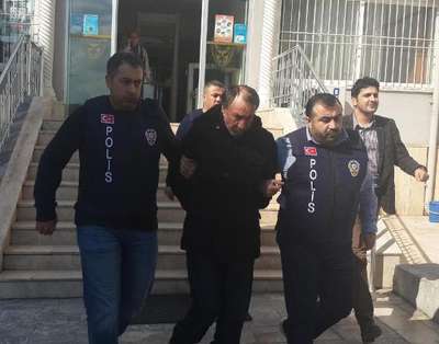Eşine kızdı, bahçedeki tavşanı tabancayla vurup, 4 çocuğunu rehin aldı