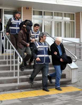 Otomobil hırsızları tutuklandı