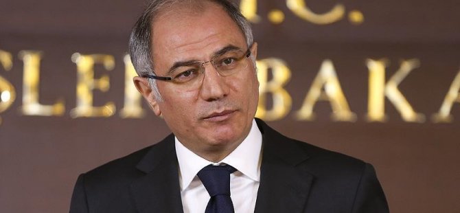 İçişleri Bakanı görevden ayrıldı