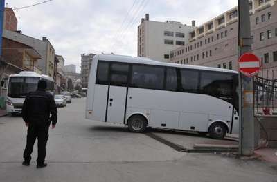 Eskişehir'de 'Usulsüz dinleme' operasyonunda gözaltına alınan 20 polis adliyeye sevk edildi