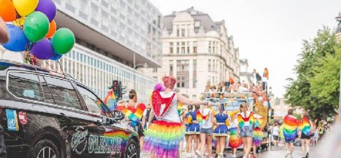 LGBTİ yürüyüşüne 50 bin kişi katıldı