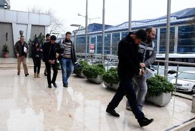 Bursa'da polis 20 günde 28 dolandırıcıyı yakaladı