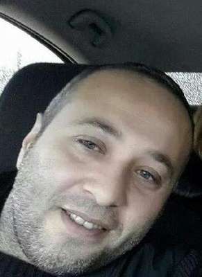 Çam ağacına kendini astı