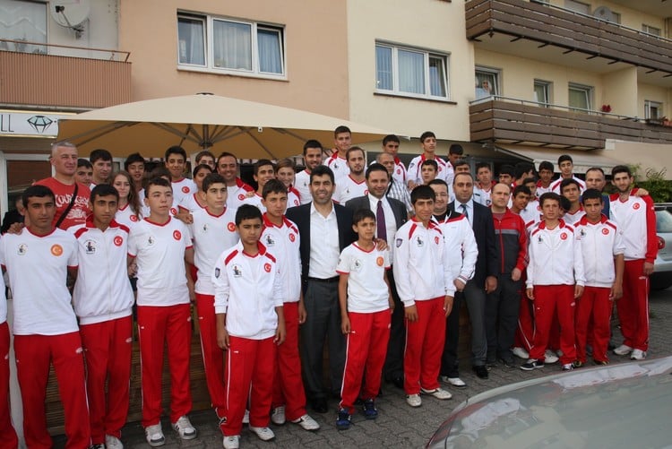 Gençleri pas geçmedi