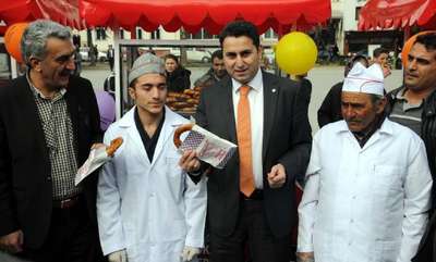 Tokat’ta eski simit arabaları yenilendi