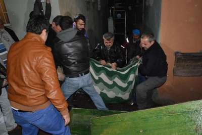 Yalnız yaşadığı evinde ölü bulundu