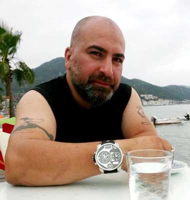 Yardım çığlığı atan sevgilisini başından ve kalbinden vurdu