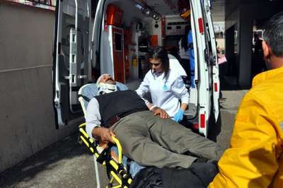 Adıyaman'da otomobiller çarpıştı: 2 yaralı