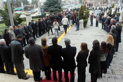 Bolu Valisi Baruş'u karşılama kuyruğu