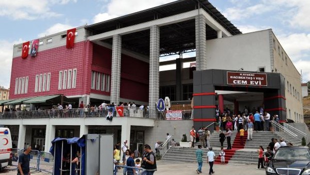 'Bir tane Alevi vali ve emniyet müdürü yok'