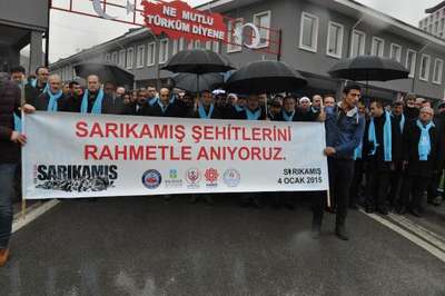 BALIKESİR'DE SARIKAMIŞ ŞEHİTLERİ İÇİN YÜRÜYÜŞ