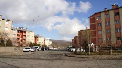 BİNGÖL'DE DEPREM KONUTUNUN BORCUNU ÖDEMEYENLER İCRAYA VERİLECEK