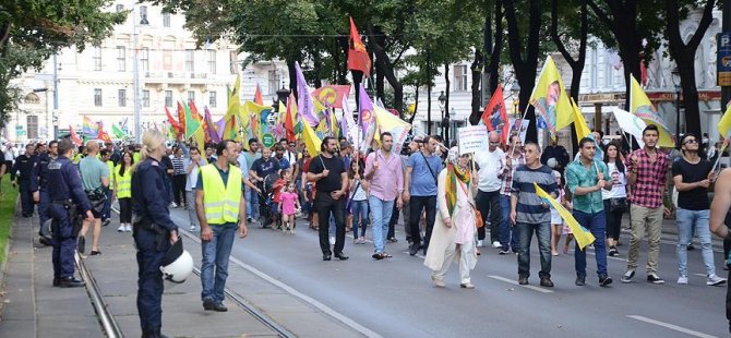 Avusturya'da PKK yandaşlarından eylem