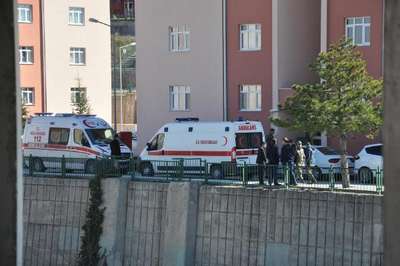 Ambulanslar askeri lojmanda, acı haber yakınlarına bildirildi