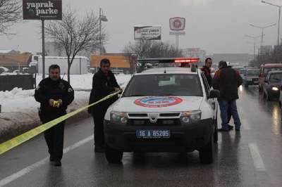 RESTORAN İŞLETMECİSİ, KALAŞNİKOFLU SALDIRIDA YARALANDI