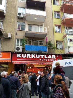 İzmir'de tabanca ile karakola giden kız kardeşlerden cinayet itirafı (2)- Yeniden