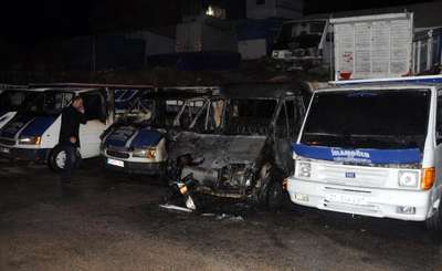 Gaziantep'te park halindeki 4 araç yandı