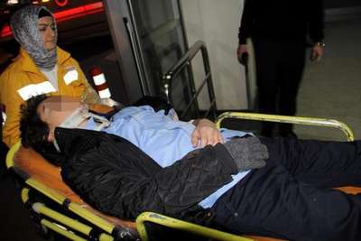 EHLİYETSİZ SÜRÜCÜ ASKERİ AMBULANSA ÇARPTI: 1 ASKER ŞEHİT, 7 YARALI