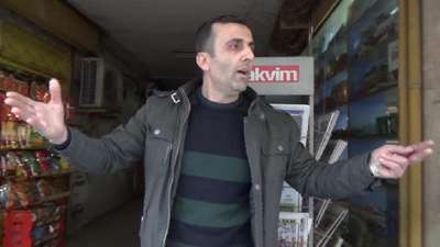 Oğluna uyuşturucu sattığını iddia ettiği kişiyi polise teslim etti